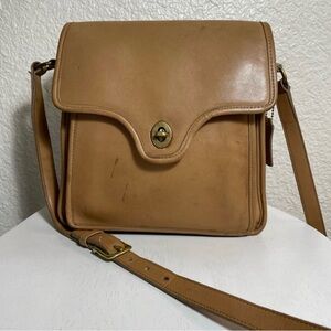 Vintage Coach Shelton crossbody leather bag